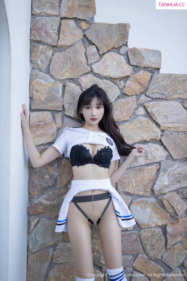 陆萱萱  [XiuRen]高清写真图 2024.12.05 No.9554 陆萱萱 学生套装第29张图片